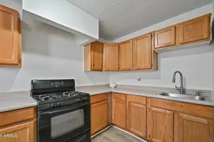 2102 W Adams St, Phoenix, AZ 85009 - Photo 11