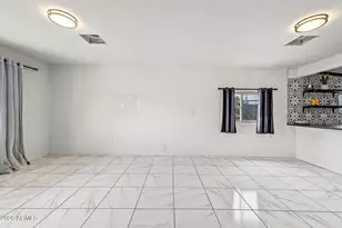 2418 E Mobile Ln, Phoenix, AZ 85040 - Photo 5