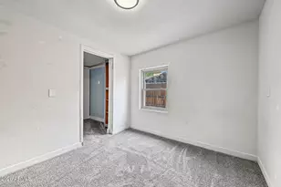 2418 E Mobile Ln, Phoenix, AZ 85040 - Photo 11