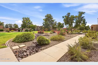 8392 E Solano Drive, Scottsdale, AZ 85250 - Photo 3