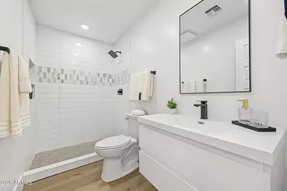 7727 W Weldon Avenue, Phoenix, AZ 85033 - Photo 17