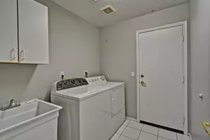 10220 E Meadow Hill Dr, Scottsdale, AZ 85260 - Photo 17