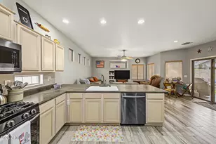 281 W Brooks St, Gilbert, AZ 85233 - Photo 15