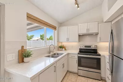 12332 N 86th Lane, Peoria, AZ 85381 - Photo 5