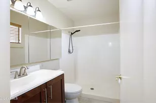2102 W Knox Rd, Chandler, AZ 85224 - Photo 29