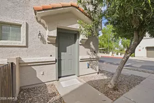 2909 E Dunbar Dr E, Phoenix, AZ 85042 - Photo 3