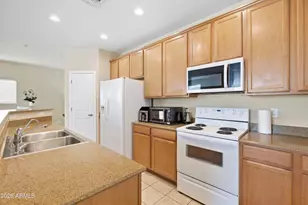 2909 E Dunbar Dr E, Phoenix, AZ 85042 - Photo 13
