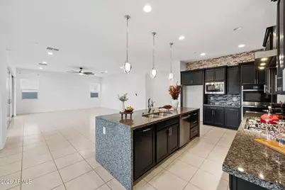 18134 W Highland Avenue, Goodyear, AZ 85395 - Photo 11
