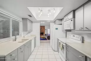 9083 E Winchcomb Dr, Scottsdale, AZ 85260 - Photo 11