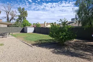 8415 W Corrine Dr, Peoria, AZ 85381 - Photo 21