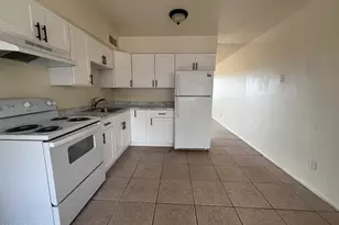 8321 N 61st Ave, Glendale, AZ 85302 - Photo 5