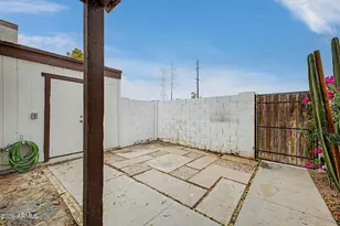 952 E Diamond Dr, Tempe, AZ 85283 - Photo 15