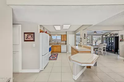10521 W Kingswood Circle, Sun City, AZ 85351 - Photo 7