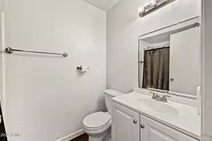 4211 E Vineyard Rd, Phoenix, AZ 85042 - Photo 23