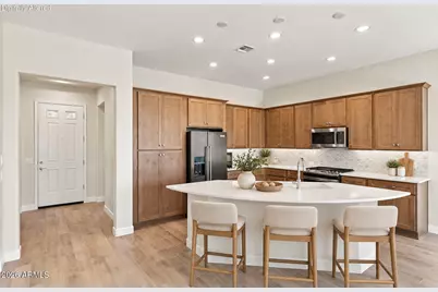 16837 W Almeria Road, Goodyear, AZ 85395 - Photo 3
