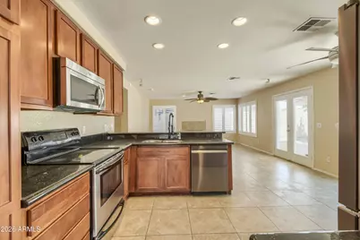 4618 E Goldfinch Gate Lane, Phoenix, AZ 85044 - Photo 9