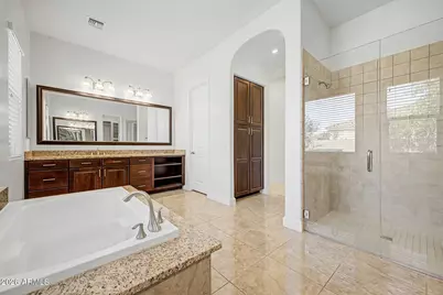 2923 E Constance Way, Phoenix, AZ 85042 - Photo 15