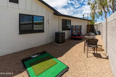 11221 N 31st Place, Phoenix, AZ 85028 - Photo 33