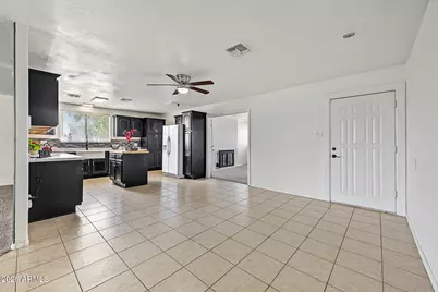 5501 N 62nd Drive, Glendale, AZ 85301 - Photo 9