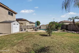 15561 W Gelding Dr, Surprise, AZ 85379 - Photo 37