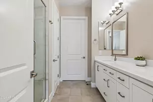 5250 E Deer Valley Dr, Phoenix, AZ 85054 - Photo 17