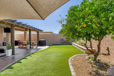 10610 W Country Club Trail, Peoria, AZ 85383 - Photo 19