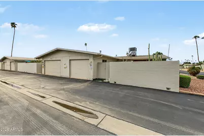 10831 W Santa Fe Drive, Sun City, AZ 85351 - Photo 33