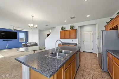 18587 W Williams Road, Surprise, AZ 85387 - Photo 11