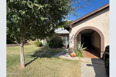 5211 N 72nd Avenue, Glendale, AZ 85303 - Photo 1