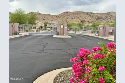 3921 E Sophie Lane, Phoenix, AZ 85042 - Photo 3