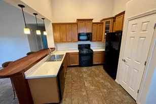 3921 E Sophie Ln, Phoenix, AZ 85042 - Photo 9