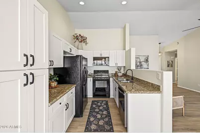 6893 S Lake Forest Court, Chandler, AZ 85249 - Photo 5