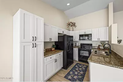 6893 S Lake Forest Court, Chandler, AZ 85249 - Photo 3