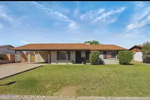 1348 W Rosemonte Dr, Phoenix, AZ 85027 - Photo 1