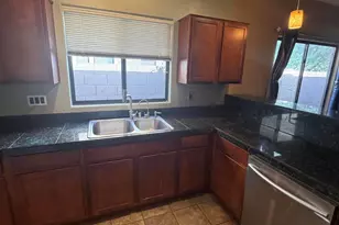 2237 W Carolina Dr, Phoenix, AZ 85023 - Photo 5