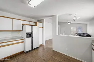8564 W Mission Ln, Peoria, AZ 85345 - Photo 11