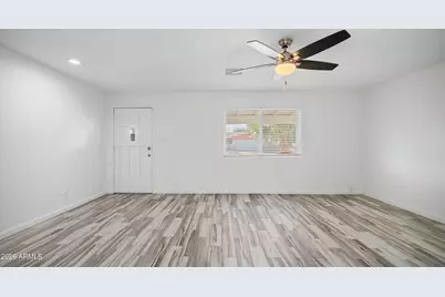 9221 N 37th Avenue, Phoenix, AZ 85051 - Photo 11