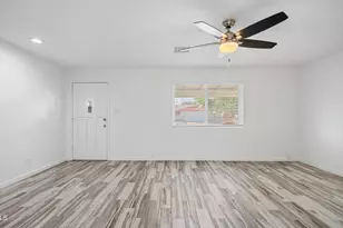 9221 N 37th Ave, Phoenix, AZ 85051 - Photo 11