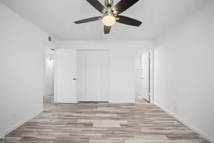 9221 N 37th Ave, Phoenix, AZ 85051 - Photo 21