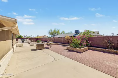 10319 W Cumberland Drive, Sun City, AZ 85351 - Photo 25