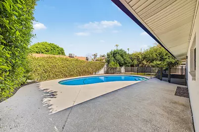 8714 E Clarendon Avenue, Scottsdale, AZ 85251 - Photo 29
