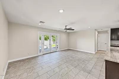 8714 E Clarendon Avenue, Scottsdale, AZ 85251 - Photo 7