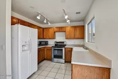 3226 W Abraham Lane, Phoenix, AZ 85027 - Photo 17