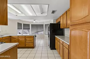 12912 N 79th Ave, Peoria, AZ 85381 - Photo 17
