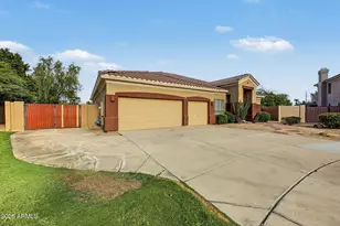 1571 E Stirrup Ct, Gilbert, AZ 85296 - Photo 3