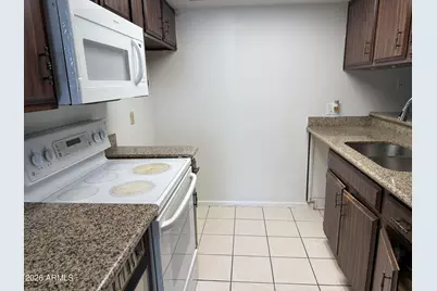 8823 N 8th Street #101, Phoenix, AZ 85020 - Photo 9