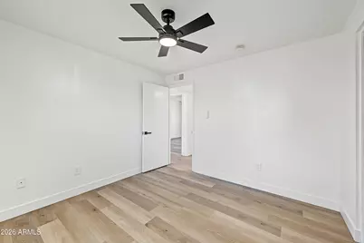 7142 W Westview Drive, Phoenix, AZ 85033 - Photo 15