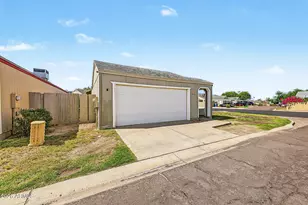 7018 S 41st Pl, Phoenix, AZ 85042 - Photo 3