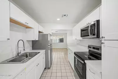 10845 N 15th Avenue, Phoenix, AZ 85029 - Photo 3