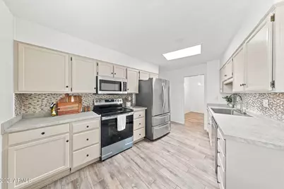 16210 N Meadow Park Drive, Sun City, AZ 85351 - Photo 13